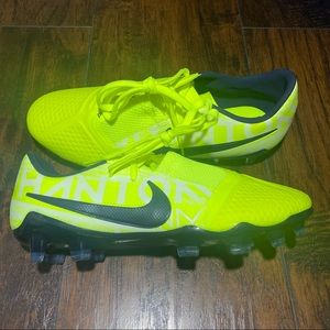 Nike Phantom Venom PRO FG Soccer Cleats Boy’s Size 5.5 Volt/Black AO8738-717